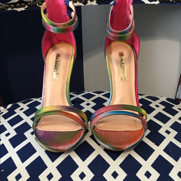 3d holographic ankle strap heels - Picture 5 of 7